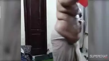 Horny Indian bbw wife gets wet and erotic dance on webcam