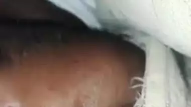 Desi housewife bares nipple but mustachioed guy licks it in XXX video