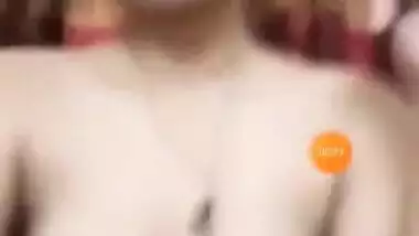 Today Exclusive-shy Desi Girl Showing Her Boobs On Video Call Part 2