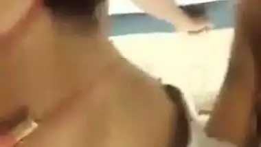 Indian shemale gets a desi blowjob from a macho guy