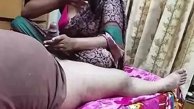 Desi sexy bahbi suck her father in lw dick