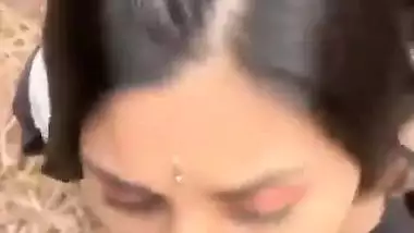 Hyderabad lady enjoys Indian blowjob sex in jungle