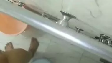 Desi bhabhi nude bathing in bathroom recording by spy cam