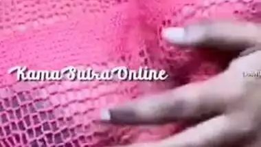 Smoking-hot Desi camgirl in pink top and pink shorts is so fuckable