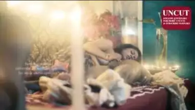 Newly-married Desi XXX couple have a romantic sex in the hotel room