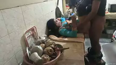 Bhai ne bahen ko jabardasti kitchen me choda Indian step sister having hard