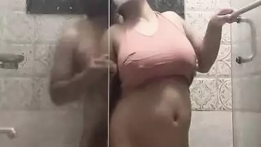 Huge Boobs In Pyasi Latika Ki Chudai Pani Me Bhiga Kar Ufff Aaahhh Uhhhh Desi Girl Latika Porn Natural Tits Big Boobs Wet Body Shower