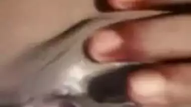 Natural-boobed XXX whore has shaved pussy exposed for Desi fans MMS