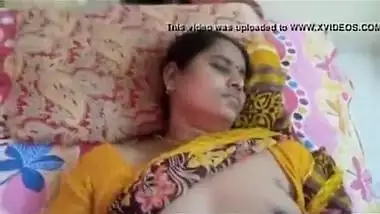 I love to give deep pussy licking to my big ass busty naughty aunty