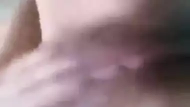 Super-horny Indian girl uses different things as a source of porn bliss