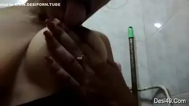 Today Exclusive-horny Desi Girl Record Her Nude Selfie Part 1