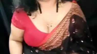 Village Desi slut exposes big saggy ass and tits in the XXX chat