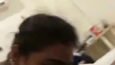 Desi chick gives a XXX blowjob for home collection but becomes MMS