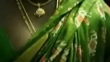 Desi gives pussy to boy who scores XXX opening in this MMS video