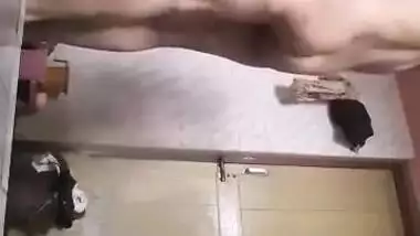 Today Exclusive- Famous Priyarani Bhabhi Record Her Bathing Clip For Fanss