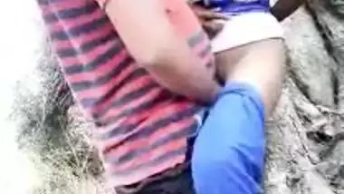 Desi couple record themselves having sex outdoor in public park, caught leaks mms
