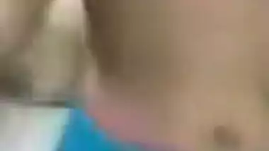 Swanky Indian needs no panties to perform a dance on the webcam