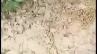 Couple from the village is caught having sex in the bush, desi XXX mms